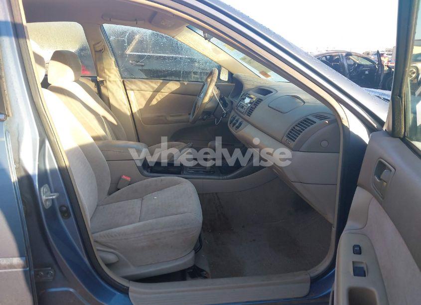 Photo 5 of 2002 Toyota Camry LE (VIN 4T1BE32K22U567070)