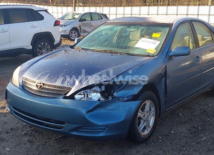 Photo 6 of 2002 Toyota Camry LE (VIN 4T1BE32K22U567070)