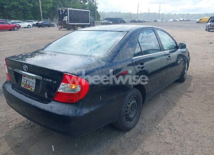 Photo 4 of 2002 Toyota Camry LE (VIN 4T1BE32K22U573418)