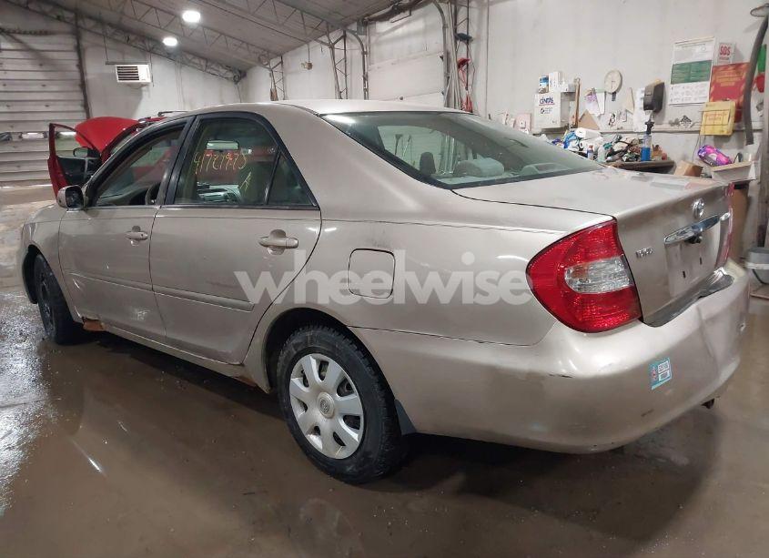 Photo 3 of 2002 Toyota Camry LE (VIN 4T1BE32K22U575069)