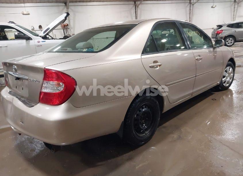 Photo 4 of 2002 Toyota Camry LE (VIN 4T1BE32K22U575069)