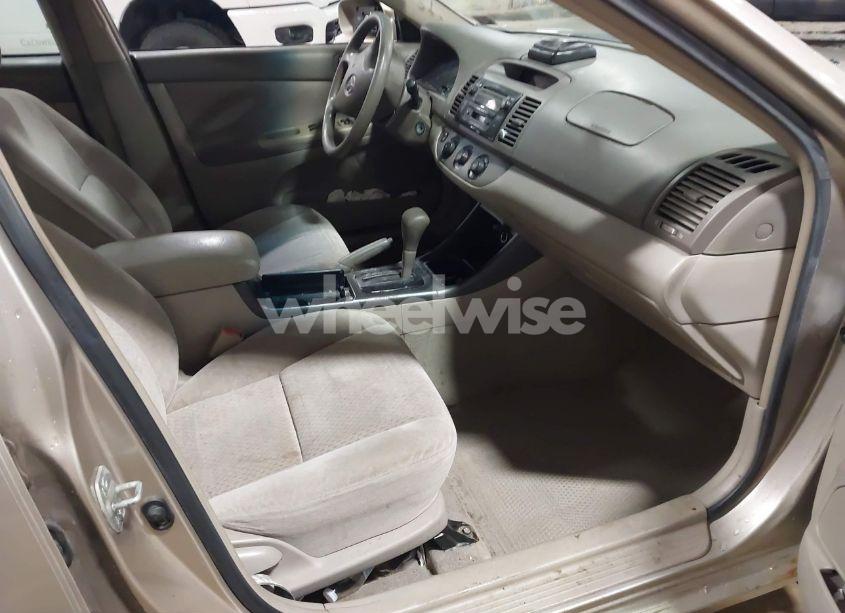 Photo 5 of 2002 Toyota Camry LE (VIN 4T1BE32K22U575069)