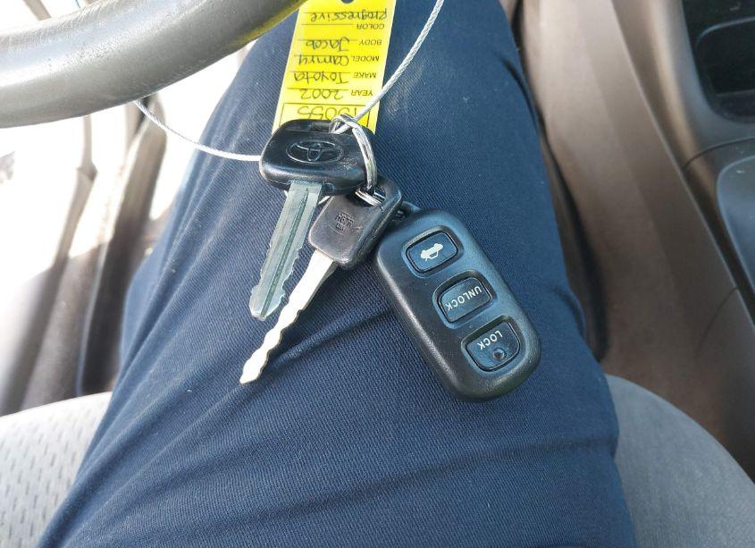 Photo 11 of 2002 Toyota Camry LE (VIN 4T1BE32K22U580563)