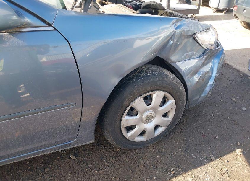 Photo 6 of 2002 Toyota Camry LE (VIN 4T1BE32K22U580563)