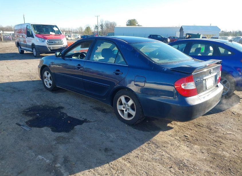 Photo 3 of 2002 Toyota Camry SE (VIN 4T1BE32K22U587786)