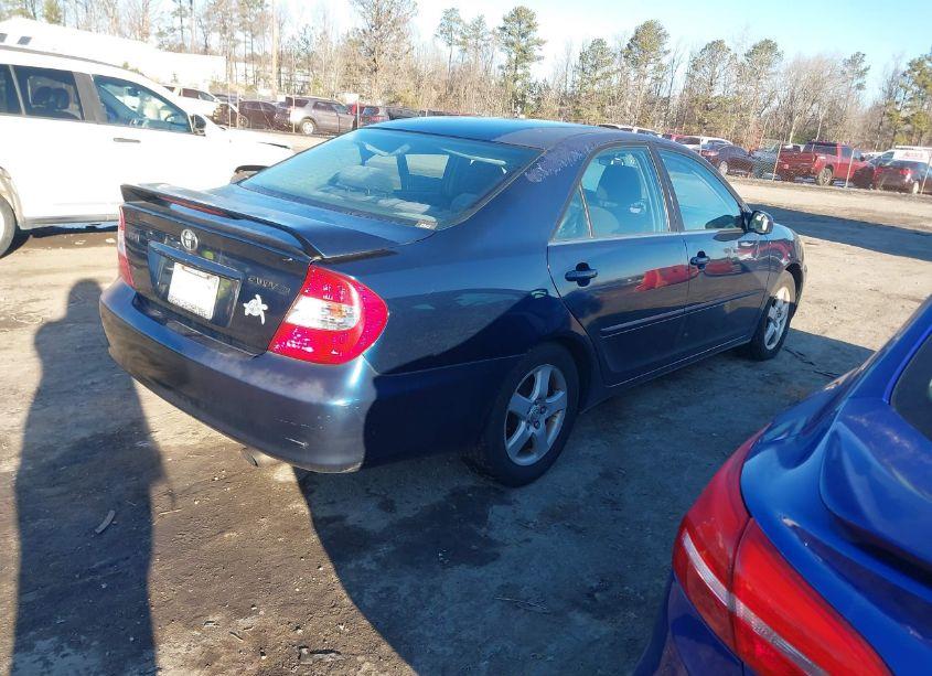 Photo 4 of 2002 Toyota Camry SE (VIN 4T1BE32K22U587786)