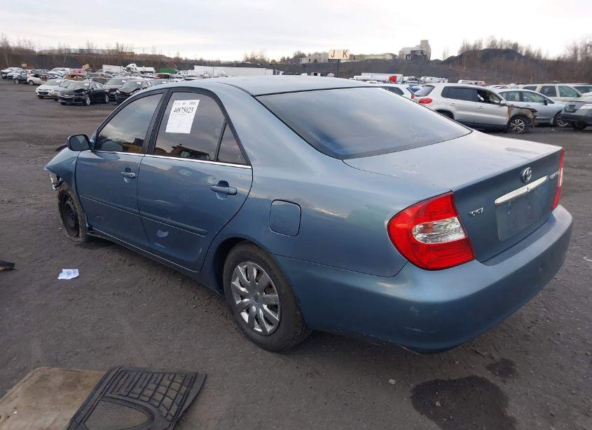 Photo 3 of 2002 Toyota Camry LE (VIN 4T1BE32K22U590297)