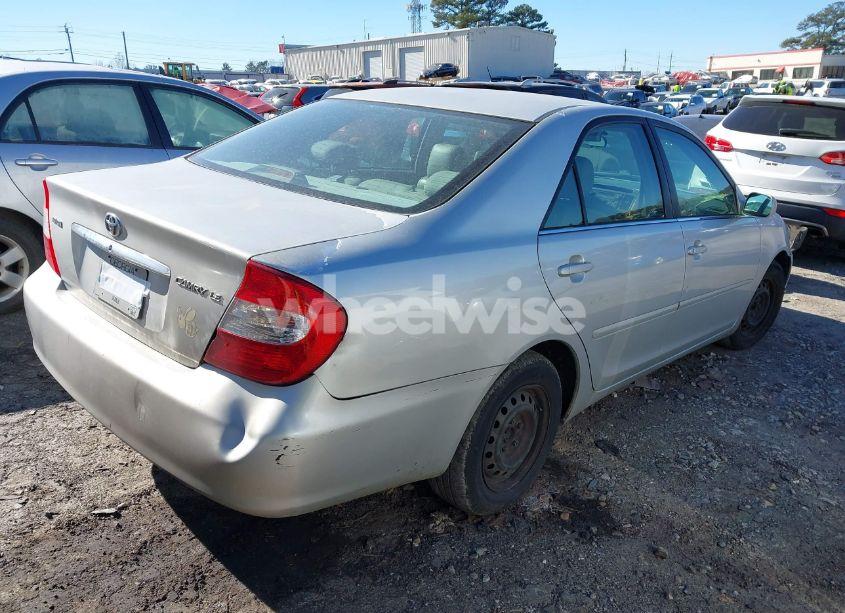 Photo 4 of 2002 Toyota Camry LE (VIN 4T1BE32K22U606336)