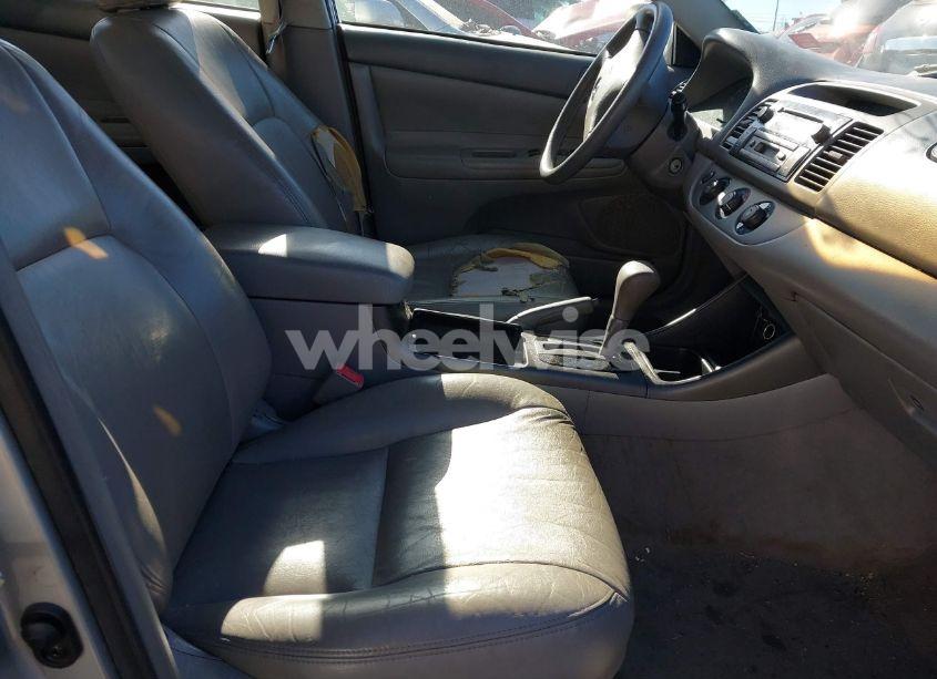 Photo 5 of 2002 Toyota Camry LE (VIN 4T1BE32K22U606336)