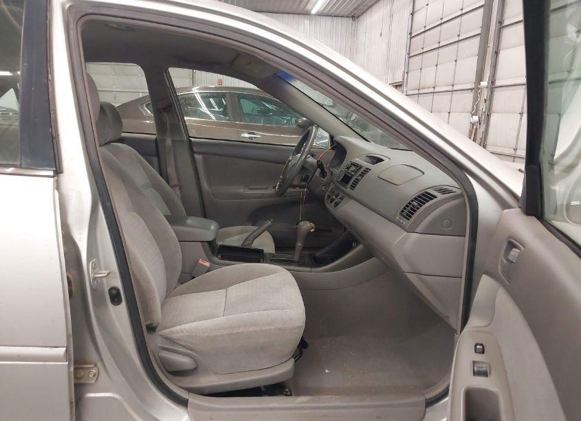 Photo 5 of 2002 Toyota Camry LE (VIN 4T1BE32K22U621760)