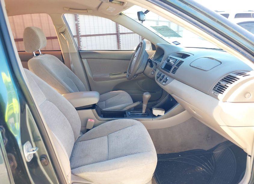 Photo 5 of 2002 Toyota Camry LE (VIN 4T1BE32K22U636663)