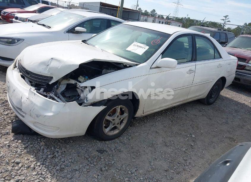 Photo 2 of 2003 Toyota Camry LE (VIN 4T1BE32K23U131689)