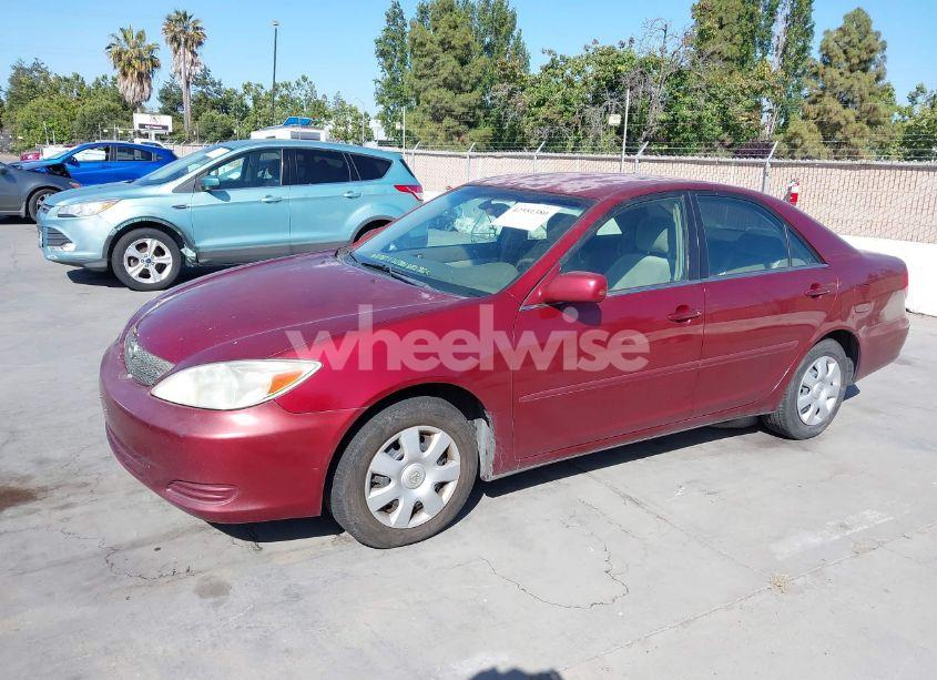 Photo 2 of 2003 Toyota Camry LE (VIN 4T1BE32K23U152137)