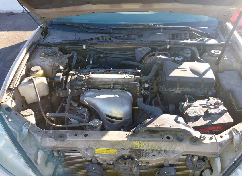 Photo 10 of 2003 Toyota Camry LE (VIN 4T1BE32K23U152705)