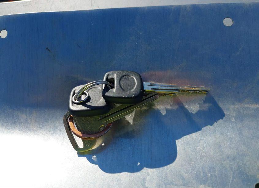 Photo 11 of 2003 Toyota Camry LE (VIN 4T1BE32K23U152705)