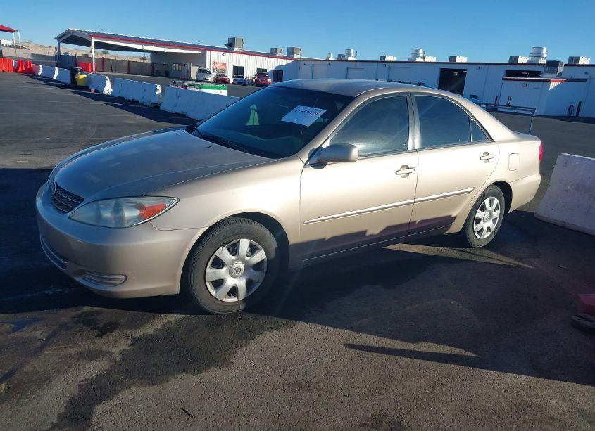 Photo 2 of 2003 Toyota Camry LE (VIN 4T1BE32K23U152705)