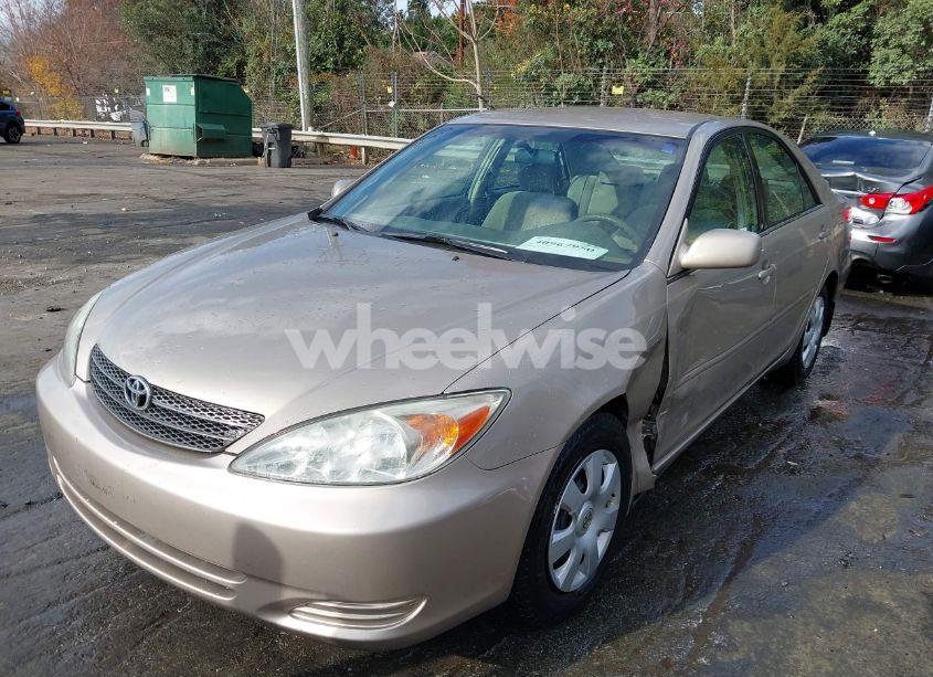 Photo 2 of 2003 Toyota Camry LE (VIN 4T1BE32K23U204009)