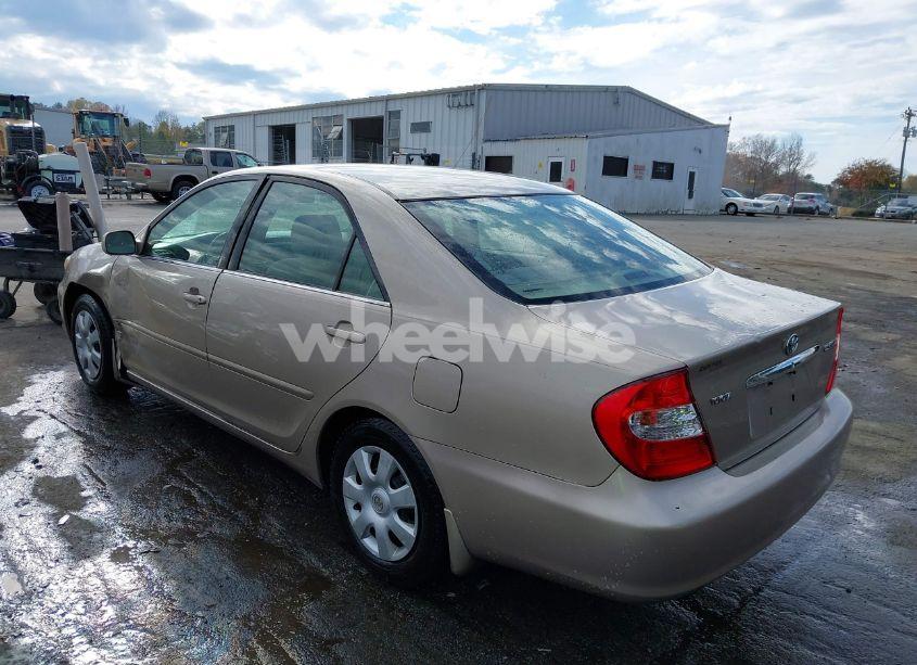 Photo 3 of 2003 Toyota Camry LE (VIN 4T1BE32K23U204009)