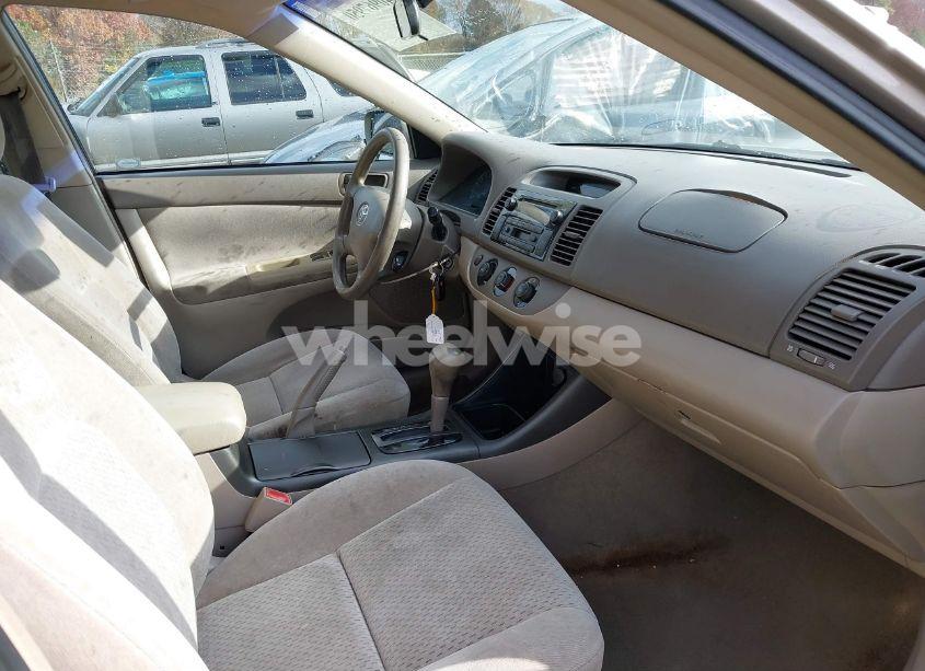 Photo 5 of 2003 Toyota Camry LE (VIN 4T1BE32K23U204009)