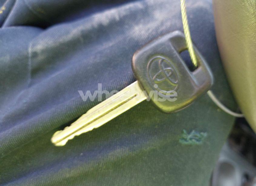 Photo 11 of 2003 Toyota Camry LE (VIN 4T1BE32K23U207833)