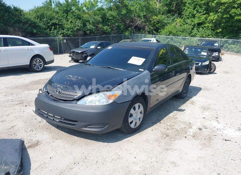 Photo 2 of 2003 Toyota Camry LE (VIN 4T1BE32K23U207833)