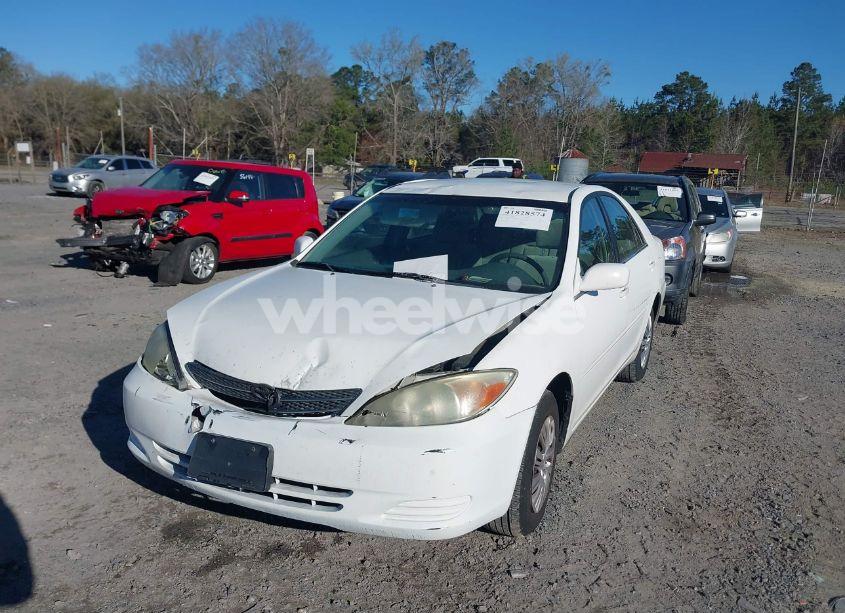 Photo 2 of 2003 Toyota Camry LE (VIN 4T1BE32K23U210098)