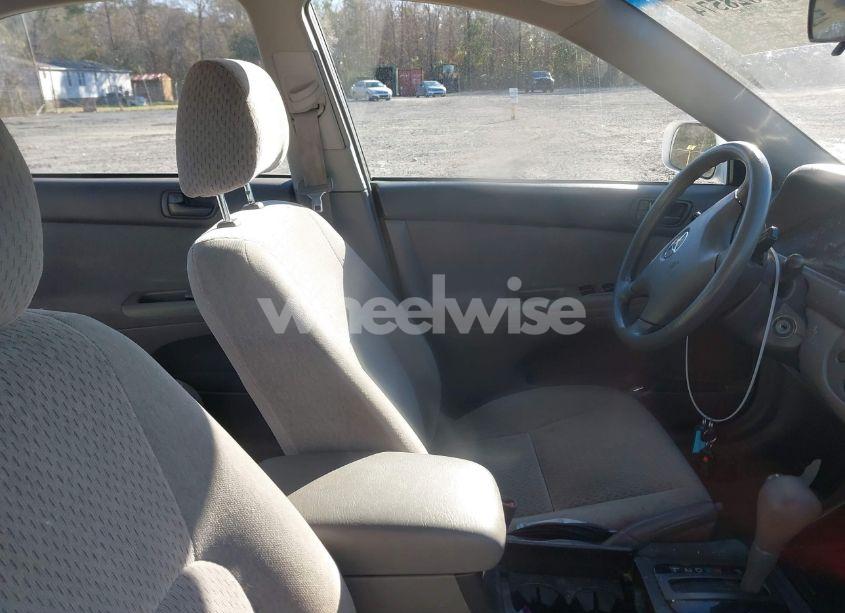 Photo 5 of 2003 Toyota Camry LE (VIN 4T1BE32K23U210098)