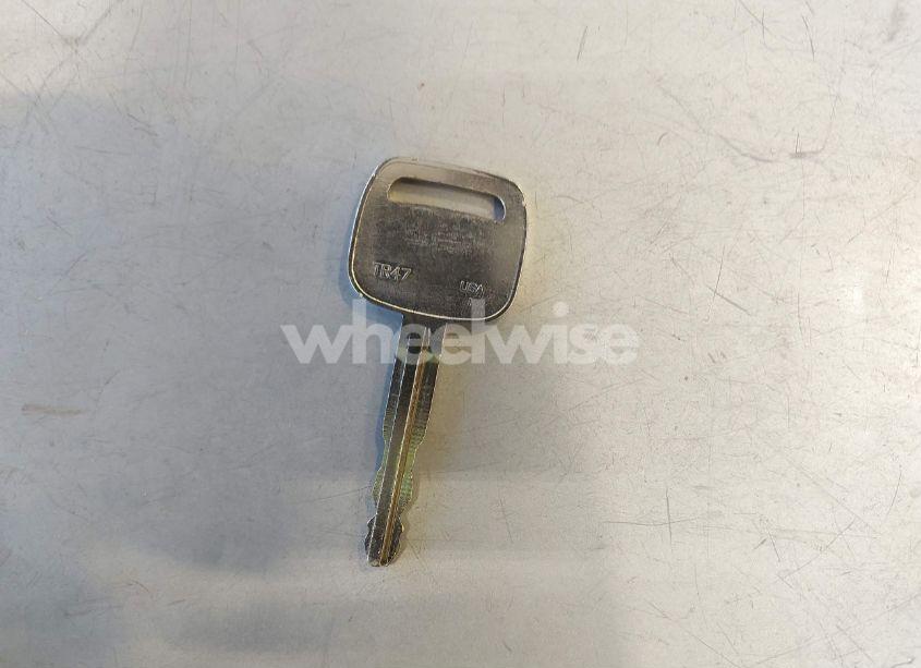 Photo 11 of 2003 Toyota Camry LE (VIN 4T1BE32K23U213602)