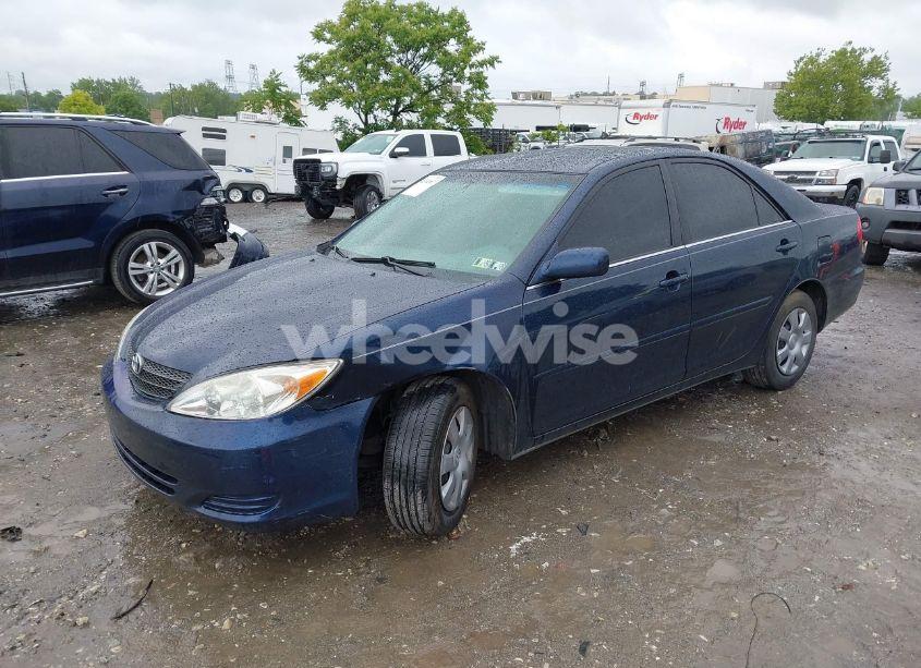 Photo 2 of 2003 Toyota Camry LE (VIN 4T1BE32K23U244929)
