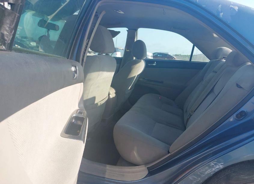 Photo 8 of 2003 Toyota Camry SE (VIN 4T1BE32K23U645946)