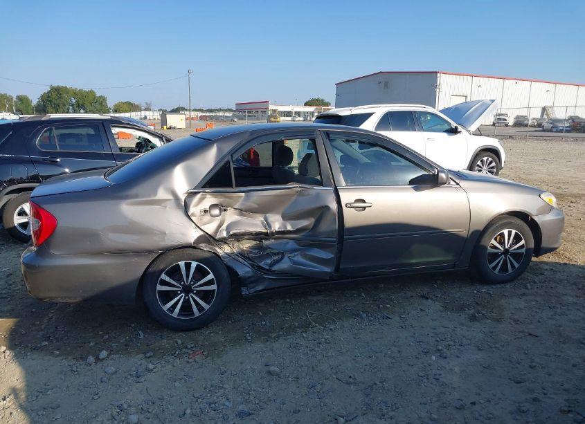 Photo 13 of 2003 Toyota Camry LE (VIN 4T1BE32K23U647275)