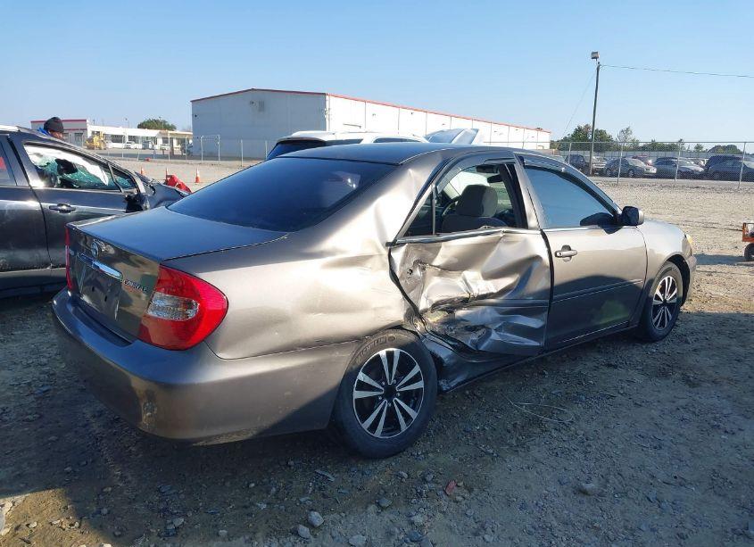 Photo 4 of 2003 Toyota Camry LE (VIN 4T1BE32K23U647275)