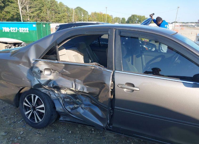 Photo 6 of 2003 Toyota Camry LE (VIN 4T1BE32K23U647275)