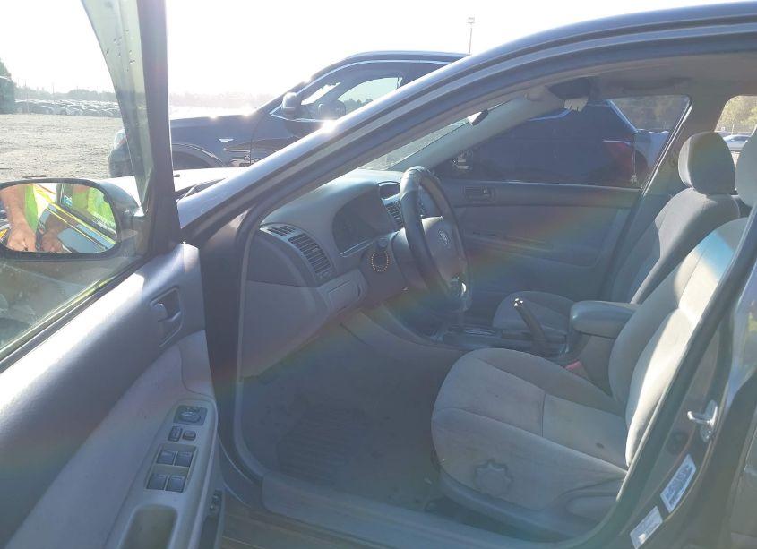 Photo 8 of 2003 Toyota Camry LE (VIN 4T1BE32K23U647275)