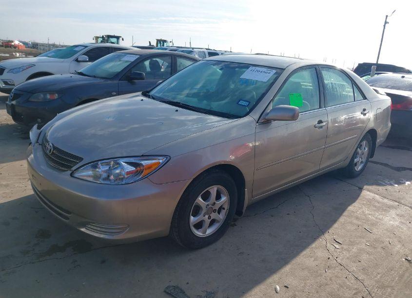 Photo 2 of 2003 Toyota Camry LE (VIN 4T1BE32K23U654596)
