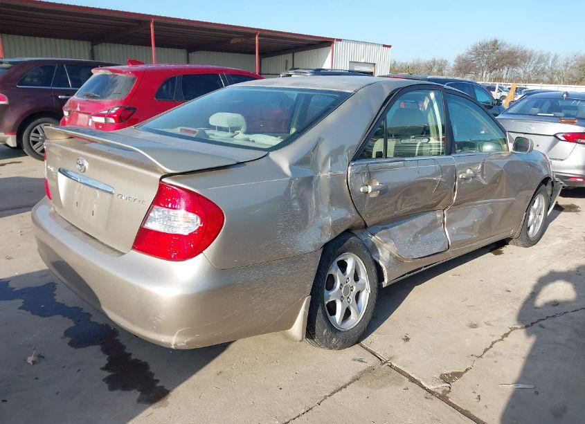 Photo 4 of 2003 Toyota Camry LE (VIN 4T1BE32K23U654596)