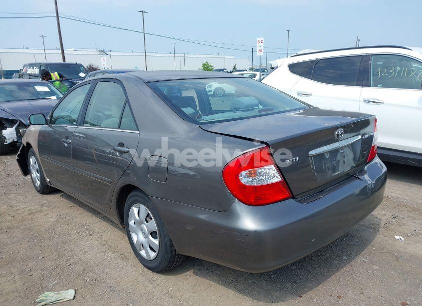 Photo 3 of 2003 Toyota Camry LE (VIN 4T1BE32K23U690370)