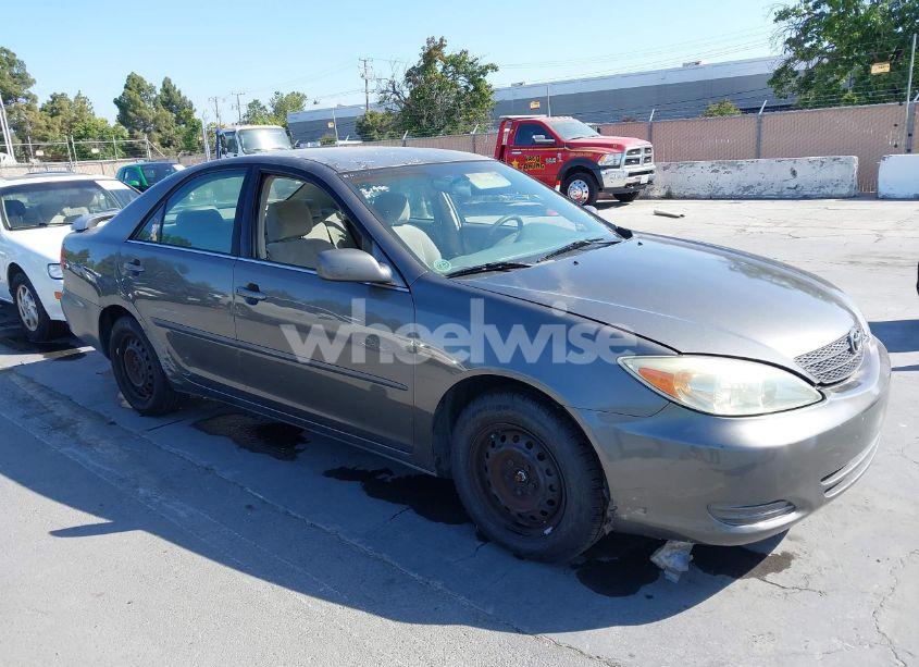 2003 Toyota Camry LE (VIN 4T1BE32K23U696220) main photo