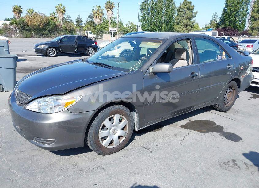 Photo 2 of 2003 Toyota Camry LE (VIN 4T1BE32K23U696220)