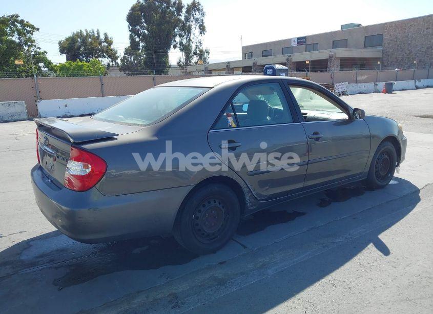 Photo 4 of 2003 Toyota Camry LE (VIN 4T1BE32K23U696220)