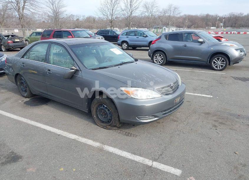 2003 Toyota Camry LE (VIN 4T1BE32K23U714232) main photo