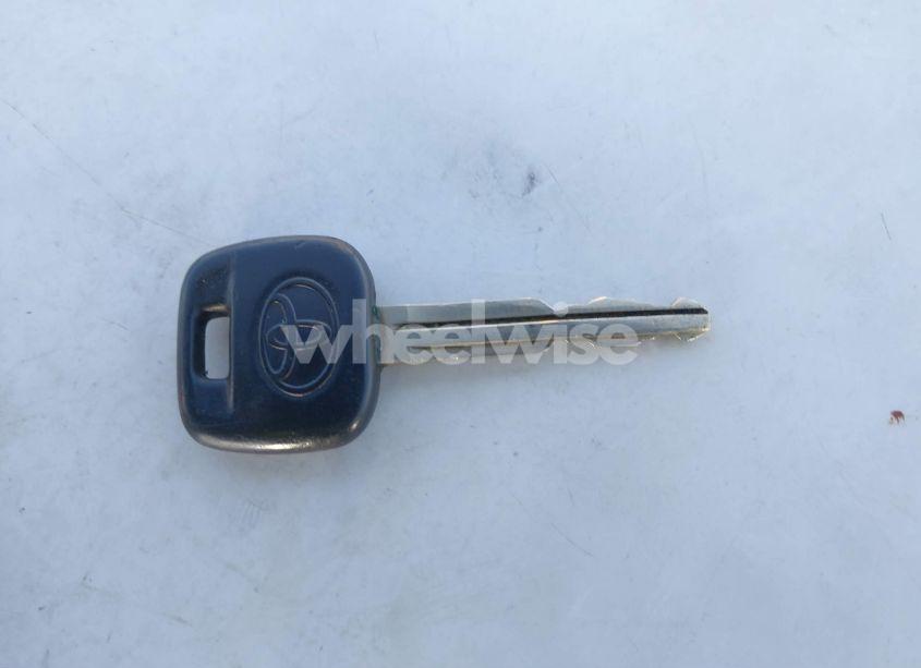 Photo 11 of 2003 Toyota Camry LE (VIN 4T1BE32K23U726090)