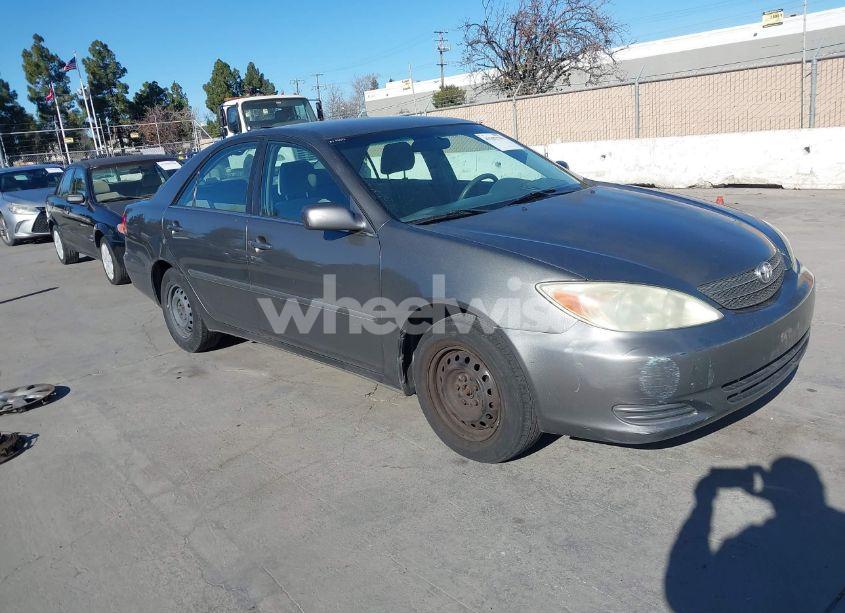 2003 Toyota Camry LE (VIN 4T1BE32K23U742922) main photo