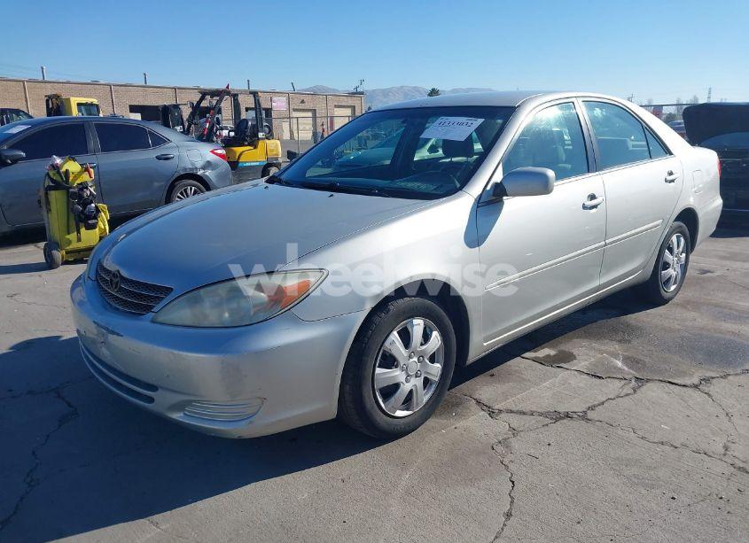 Photo 2 of 2003 Toyota Camry LE (VIN 4T1BE32K23U742970)
