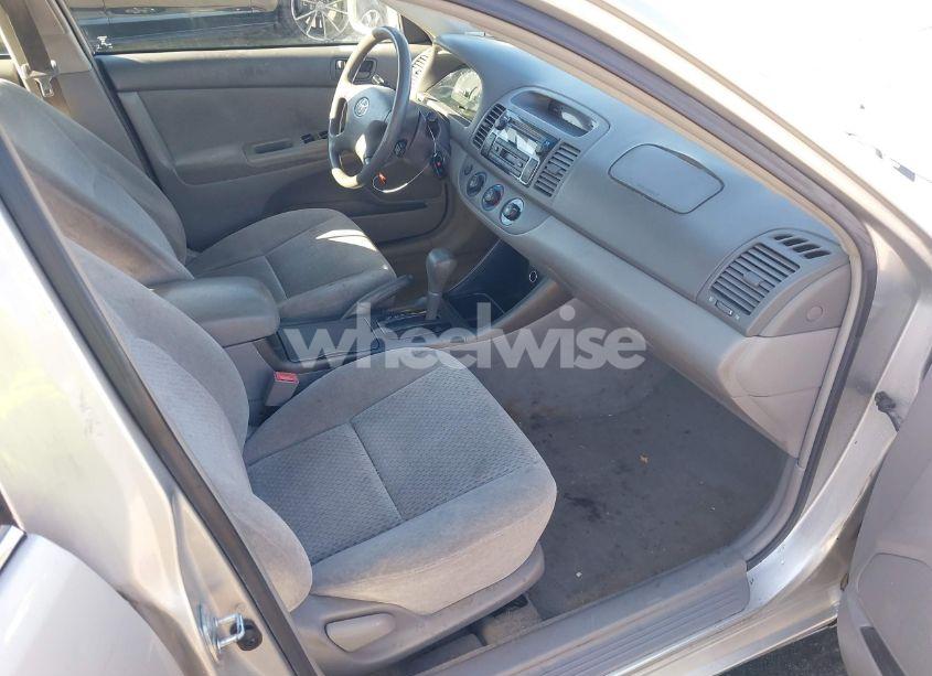 Photo 5 of 2003 Toyota Camry LE (VIN 4T1BE32K23U742970)