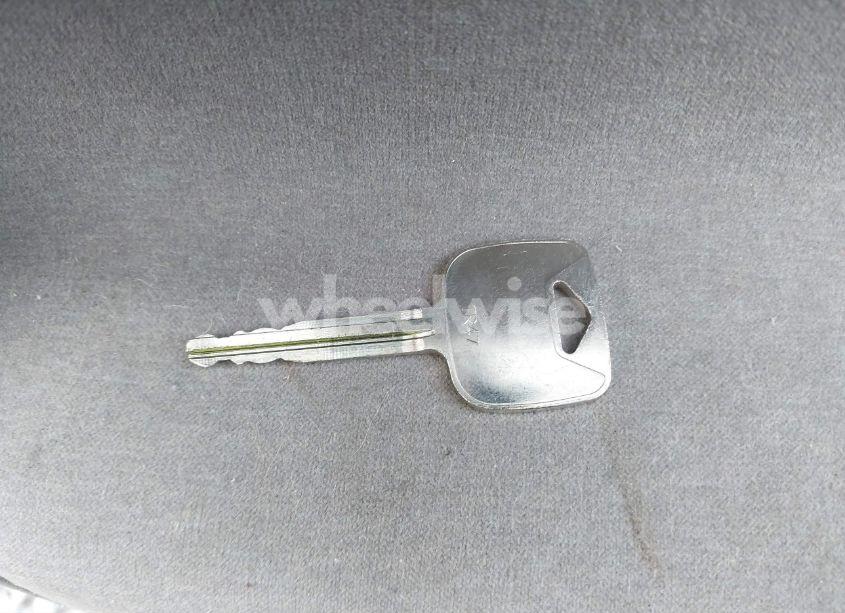 Photo 11 of 2003 Toyota Camry LE (VIN 4T1BE32K23U748817)