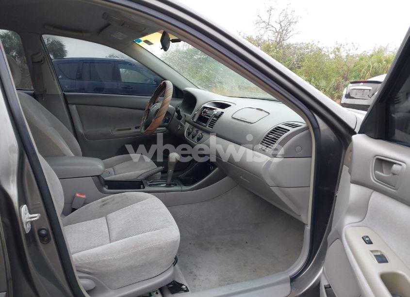 Photo 5 of 2003 Toyota Camry LE (VIN 4T1BE32K23U748817)