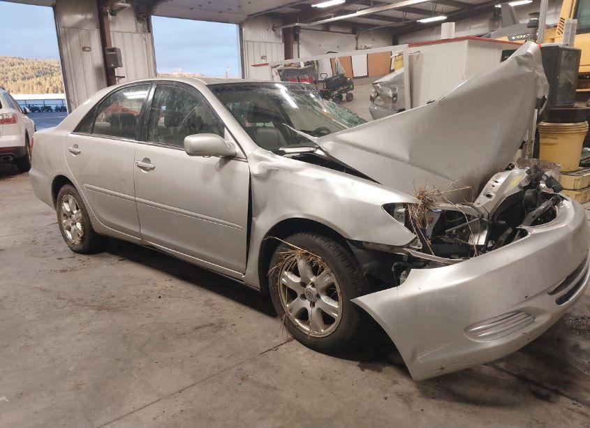 2003 Toyota Camry LE (VIN 4T1BE32K23U751667) main photo