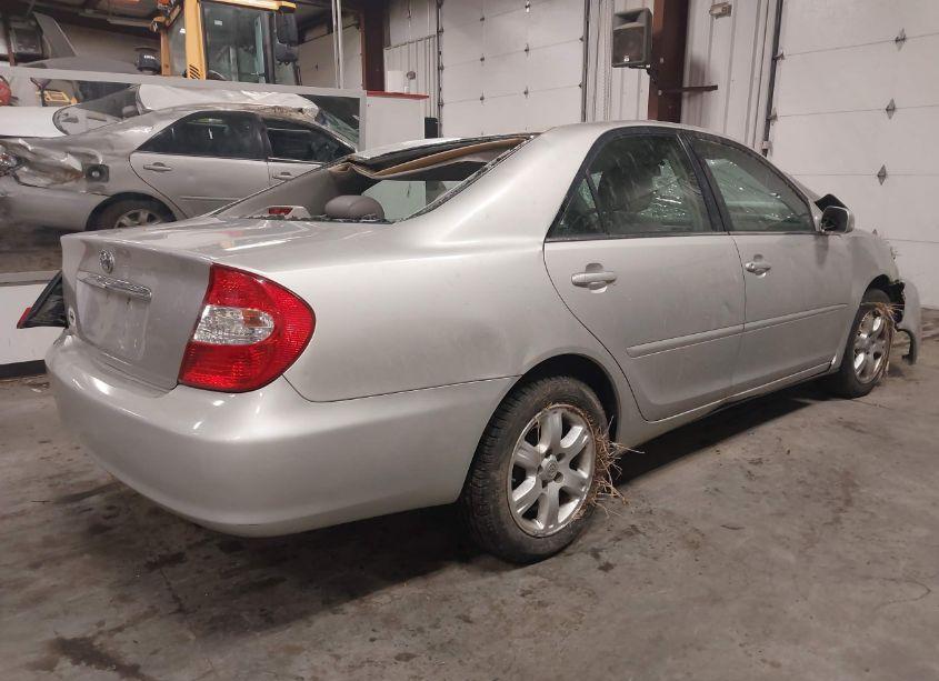 Photo 4 of 2003 Toyota Camry LE (VIN 4T1BE32K23U751667)
