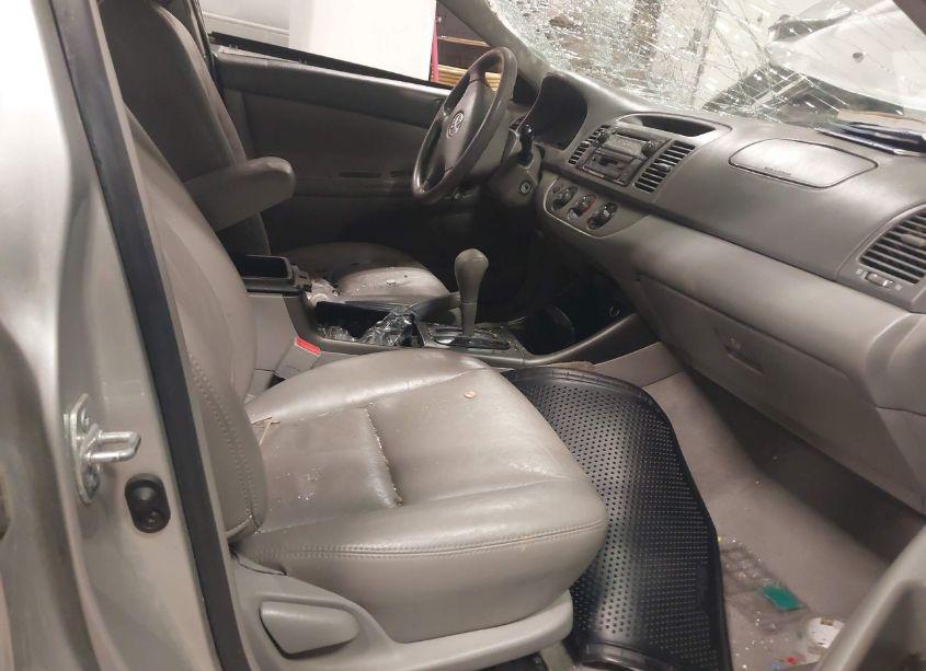 Photo 5 of 2003 Toyota Camry LE (VIN 4T1BE32K23U751667)